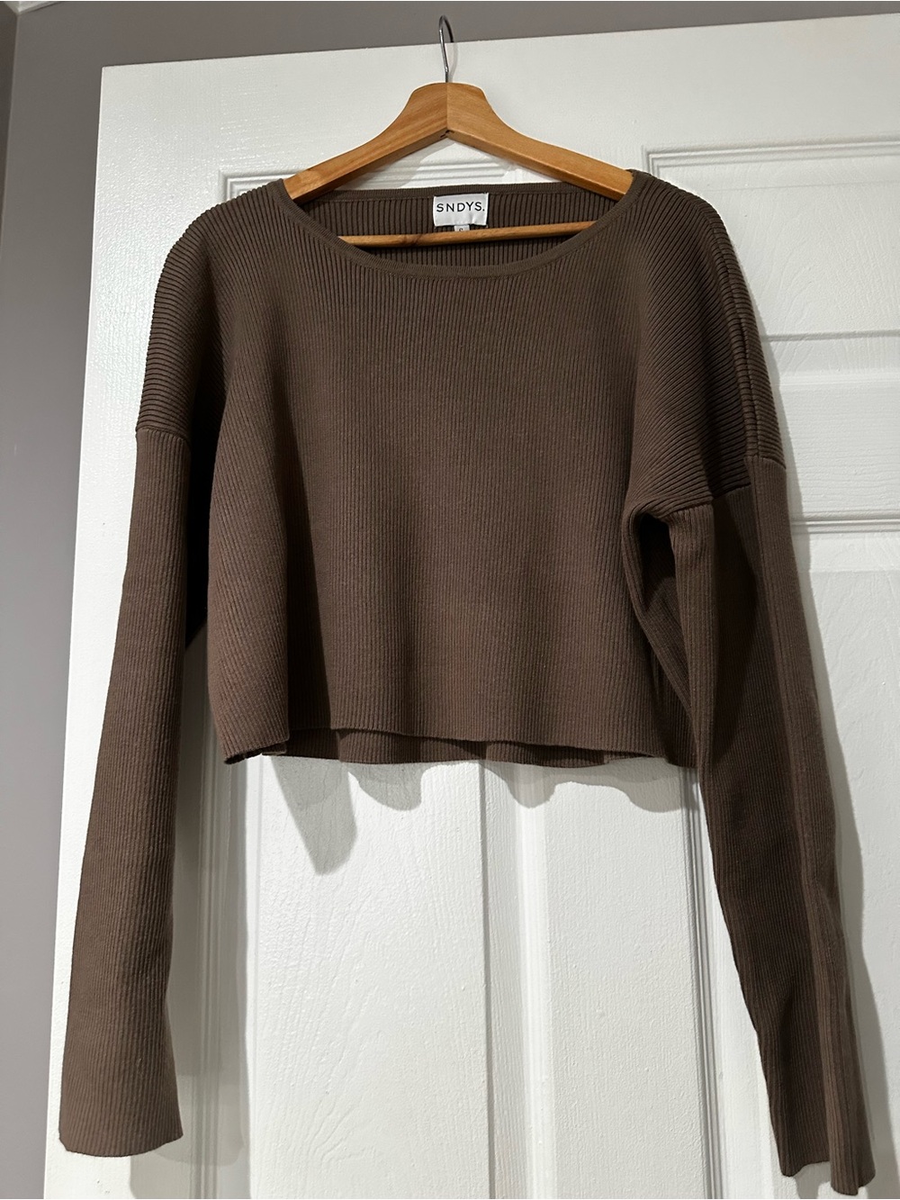 SNDYS Chocolate Ribbed Cropped Long-Sleeve Top